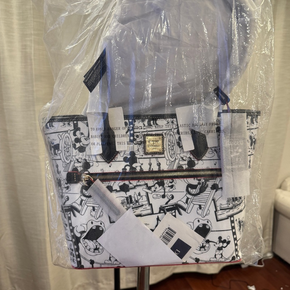 BRAND NEW!!!! Steamboat Willie Dooney & Burke